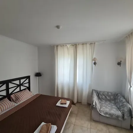 Almi - The Cliff * Obzor