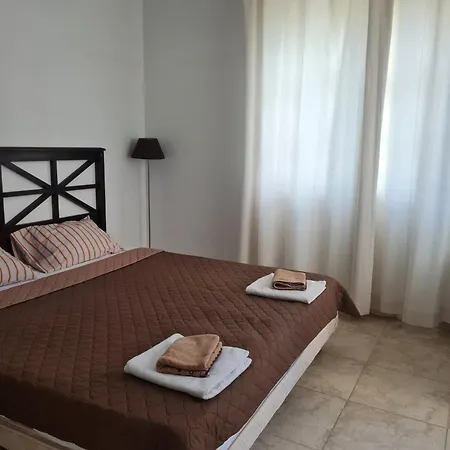 Almi - The Cliff Apartment