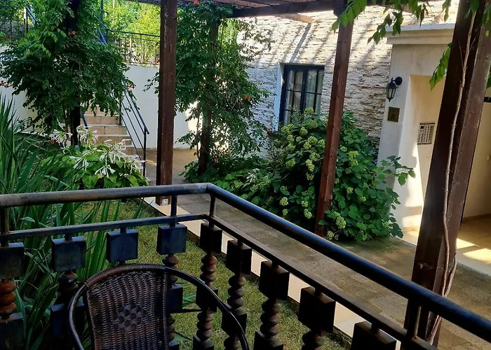 Almi - The Cliff Obzor